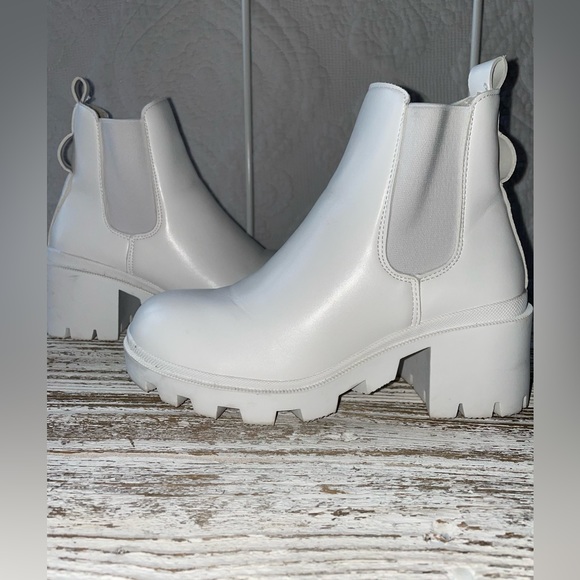 White Lug Sole Chelsea Boots - Picture 3 of 9